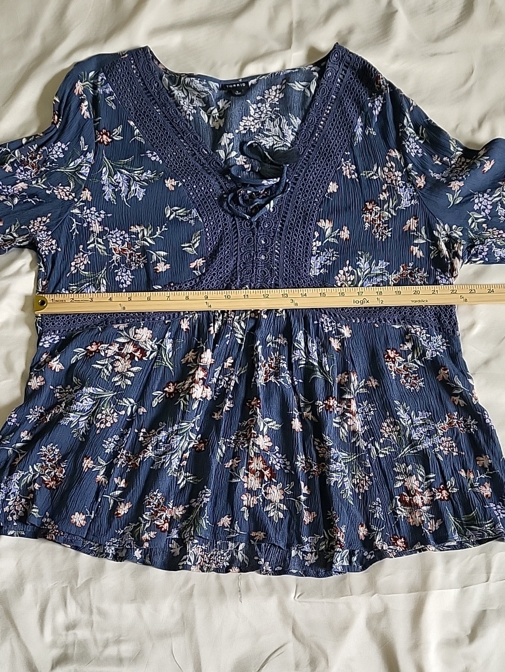 Torrid Boho Gauze Babydoll Top Size 3 3X Blue Floral Lace-Up Peasant Tunic - Picture 13 of 14